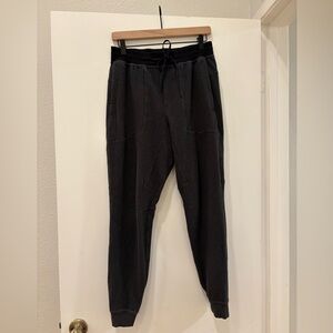 Lululemon Men's At Ease Jogger sweatpants size medium